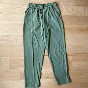 Lululemon 7/8 length sage green trousers